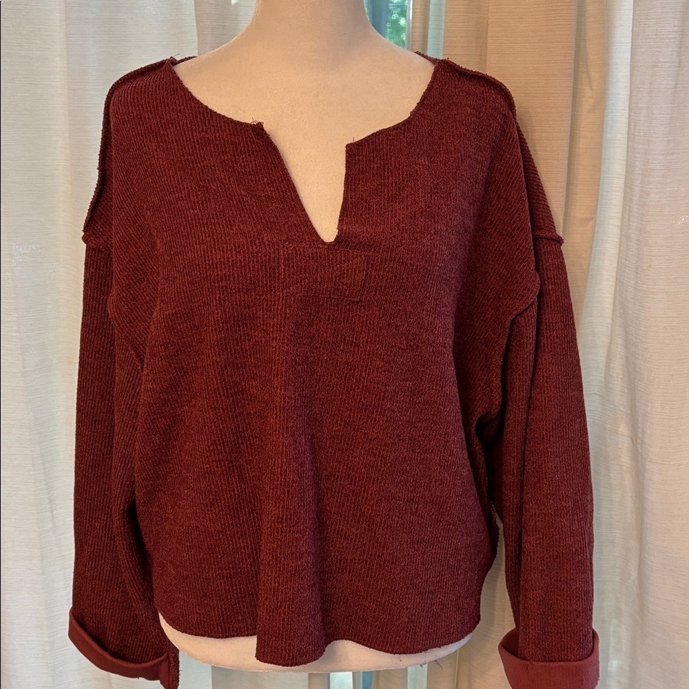Urban Outfitters lounge sweater Oversized Sz S
V-Neck Long Sleeves - Picture 2 of 8